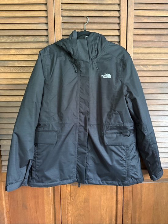 The North Face Jackets & Blazers - The North Face Black Women’s Triclimate Hooded Jacket